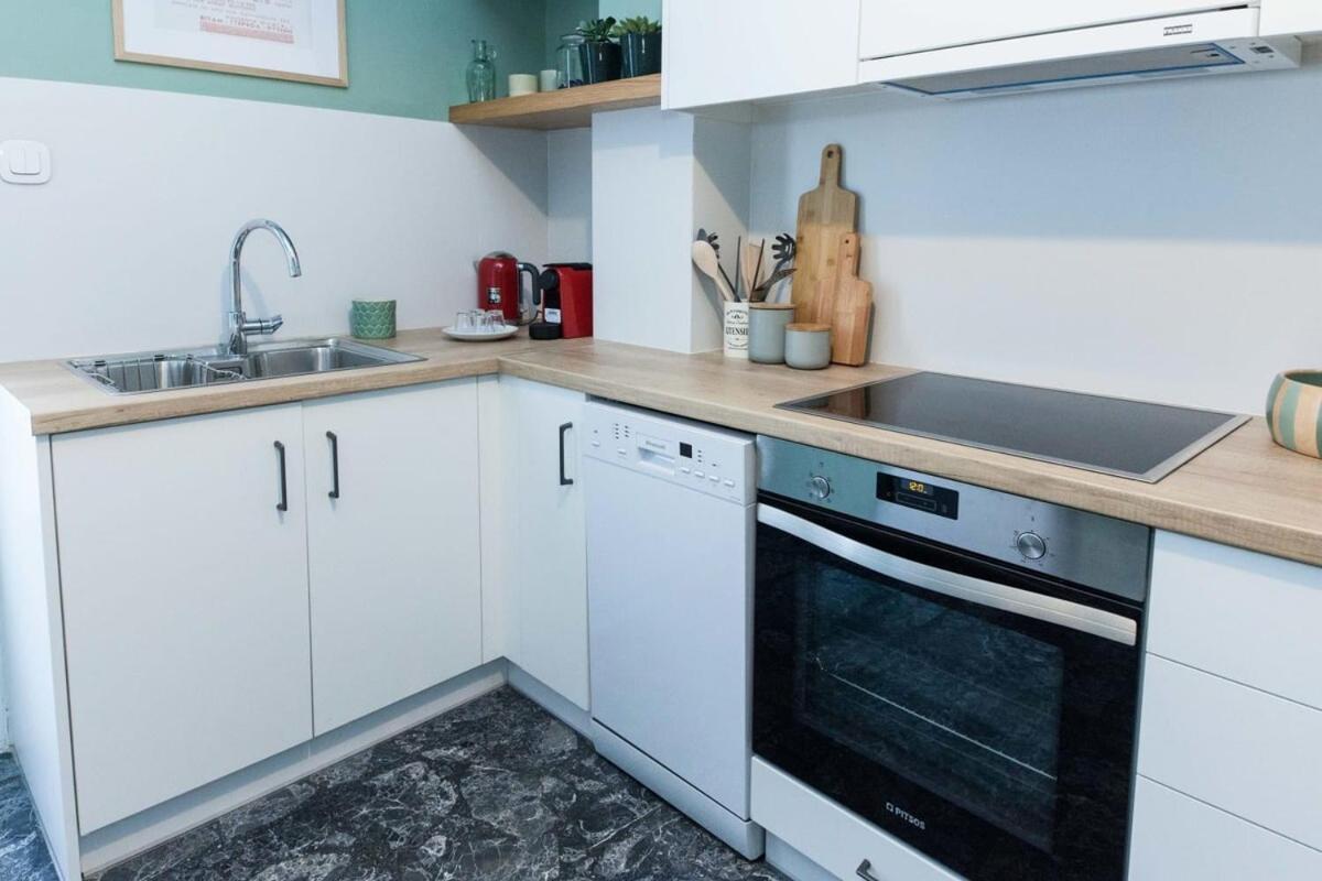 Pagrati Urban Oasis Getaway 2Bd Apt With Balcony Athen Eksteriør bilde