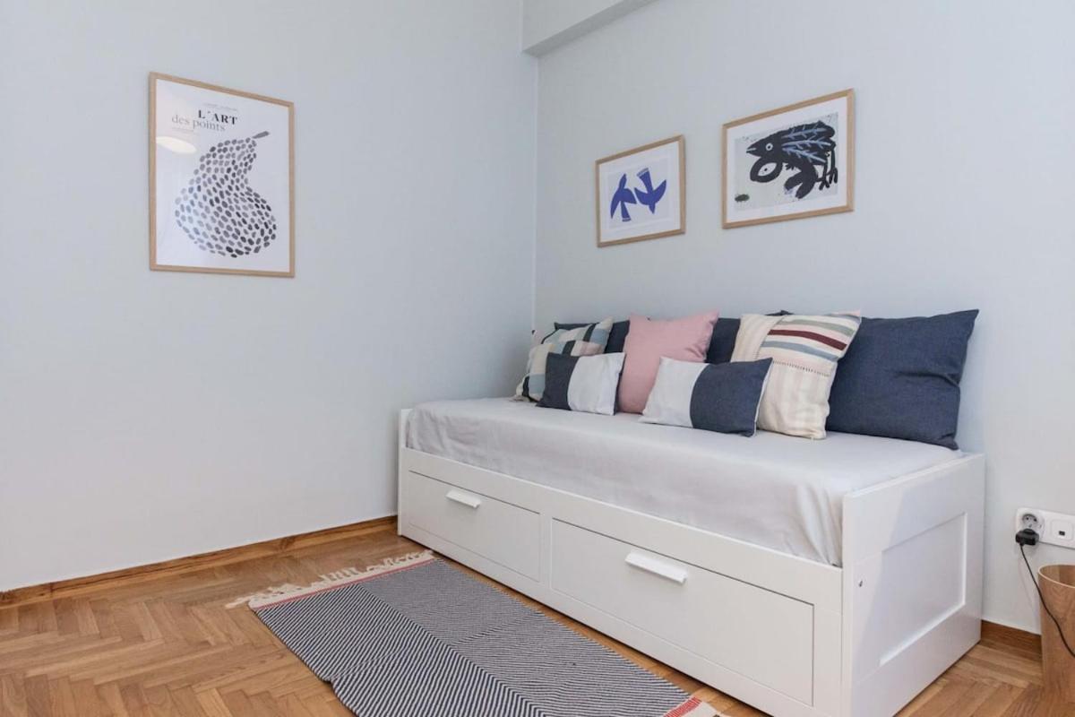 Pagrati Urban Oasis Getaway 2Bd Apt With Balcony Athen Eksteriør bilde