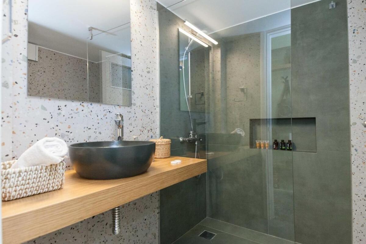 Pagrati Urban Oasis Getaway 2Bd Apt With Balcony Athen Eksteriør bilde